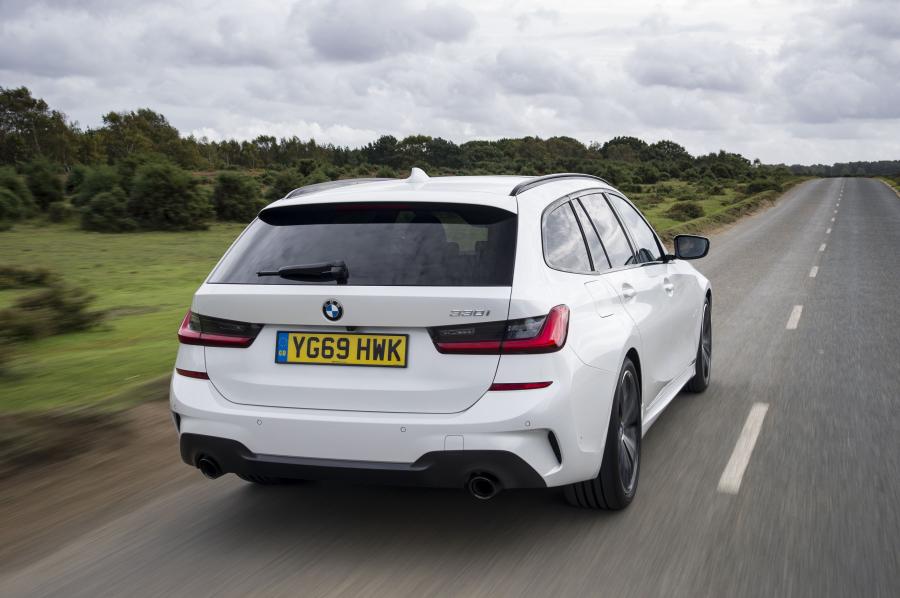  BMW 330i Touring M Sport (G21) 2019 года  (UK) (фото 4 из 32)